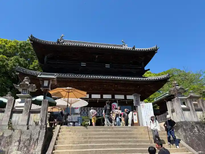 金刀比羅宮の{uncategorized: "未分類", other: "その他", undefined: "問題あり", building: "その他建物", grave: "お墓", sacred_gate: "鳥居", guardian: "狛犬", statue: "像", buddha: "仏像", history: "歴史", nature: "自然", garden: "庭園", animal: "動物", pagoda: "塔", temizu: "手水舎", mountain_gate: "山門・神門", sanctuary: "本殿・本堂", subordinate: "末社・摂社", art: "芸術", scenery: "景色", jizo: "地蔵", ema: "絵馬", goshuin: "御朱印", omikuji: "おみくじ", items: "授与品その他", amulet: "お守り", goshuincho: "御朱印帳", eats: "食事", festival: "お祭り", votive_dance: "神楽", shichigosan: "七五三参", wedding: "結婚式", experience: "体験その他", initially: "初詣", around: "周辺", anti_infection: "感染症対策"}
