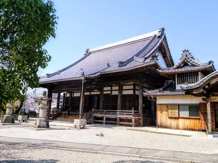 光恩寺の本殿・本堂