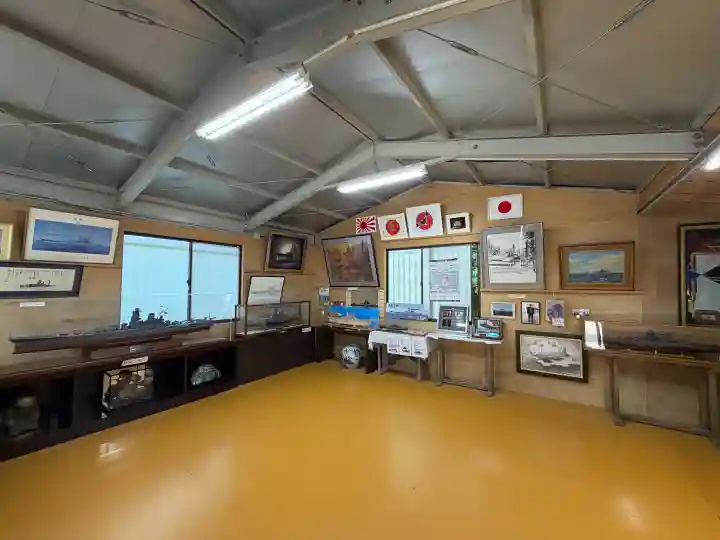 大和神社の{uncategorized: "未分類", other: "その他", undefined: "問題あり", building: "その他建物", grave: "お墓", sacred_gate: "鳥居", guardian: "狛犬", statue: "像", buddha: "仏像", history: "歴史", nature: "自然", garden: "庭園", animal: "動物", pagoda: "塔", temizu: "手水舎", mountain_gate: "山門・神門", sanctuary: "本殿・本堂", subordinate: "末社・摂社", art: "芸術", scenery: "景色", jizo: "地蔵", ema: "絵馬", goshuin: "御朱印", omikuji: "おみくじ", items: "授与品その他", amulet: "お守り", goshuincho: "御朱印帳", eats: "食事", festival: "お祭り", votive_dance: "神楽", shichigosan: "七五三参", wedding: "結婚式", experience: "体験その他", initially: "初詣", around: "周辺", anti_infection: "感染症対策"}