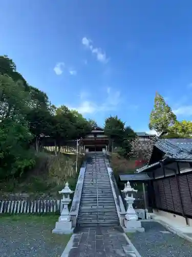 高野口八幡神社の{uncategorized: "未分類", other: "その他", undefined: "問題あり", building: "その他建物", grave: "お墓", sacred_gate: "鳥居", guardian: "狛犬", statue: "像", buddha: "仏像", history: "歴史", nature: "自然", garden: "庭園", animal: "動物", pagoda: "塔", temizu: "手水舎", mountain_gate: "山門・神門", sanctuary: "本殿・本堂", subordinate: "末社・摂社", art: "芸術", scenery: "景色", jizo: "地蔵", ema: "絵馬", goshuin: "御朱印", omikuji: "おみくじ", items: "授与品その他", amulet: "お守り", goshuincho: "御朱印帳", eats: "食事", festival: "お祭り", votive_dance: "神楽", shichigosan: "七五三参", wedding: "結婚式", experience: "体験その他", initially: "初詣", around: "周辺", anti_infection: "感染症対策"}