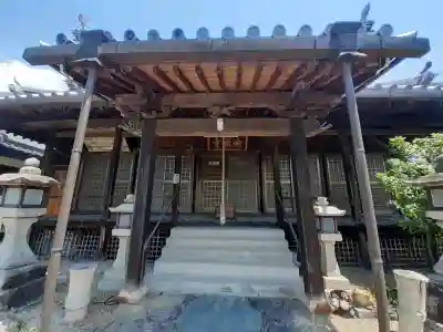 遍照寺の{uncategorized: "未分類", other: "その他", undefined: "問題あり", building: "その他建物", grave: "お墓", sacred_gate: "鳥居", guardian: "狛犬", statue: "像", buddha: "仏像", history: "歴史", nature: "自然", garden: "庭園", animal: "動物", pagoda: "塔", temizu: "手水舎", mountain_gate: "山門・神門", sanctuary: "本殿・本堂", subordinate: "末社・摂社", art: "芸術", scenery: "景色", jizo: "地蔵", ema: "絵馬", goshuin: "御朱印", omikuji: "おみくじ", items: "授与品その他", amulet: "お守り", goshuincho: "御朱印帳", eats: "食事", festival: "お祭り", votive_dance: "神楽", shichigosan: "七五三参", wedding: "結婚式", experience: "体験その他", initially: "初詣", around: "周辺", anti_infection: "感染症対策"}