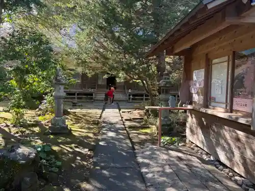 かっぱの寺 栖足寺の{uncategorized: "未分類", other: "その他", undefined: "問題あり", building: "その他建物", grave: "お墓", sacred_gate: "鳥居", guardian: "狛犬", statue: "像", buddha: "仏像", history: "歴史", nature: "自然", garden: "庭園", animal: "動物", pagoda: "塔", temizu: "手水舎", mountain_gate: "山門・神門", sanctuary: "本殿・本堂", subordinate: "末社・摂社", art: "芸術", scenery: "景色", jizo: "地蔵", ema: "絵馬", goshuin: "御朱印", omikuji: "おみくじ", items: "授与品その他", amulet: "お守り", goshuincho: "御朱印帳", eats: "食事", festival: "お祭り", votive_dance: "神楽", shichigosan: "七五三参", wedding: "結婚式", experience: "体験その他", initially: "初詣", around: "周辺", anti_infection: "感染症対策"}