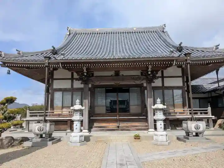 最澄院西願寺の{uncategorized: "未分類", other: "その他", undefined: "問題あり", building: "その他建物", grave: "お墓", sacred_gate: "鳥居", guardian: "狛犬", statue: "像", buddha: "仏像", history: "歴史", nature: "自然", garden: "庭園", animal: "動物", pagoda: "塔", temizu: "手水舎", mountain_gate: "山門・神門", sanctuary: "本殿・本堂", subordinate: "末社・摂社", art: "芸術", scenery: "景色", jizo: "地蔵", ema: "絵馬", goshuin: "御朱印", omikuji: "おみくじ", items: "授与品その他", amulet: "お守り", goshuincho: "御朱印帳", eats: "食事", festival: "お祭り", votive_dance: "神楽", shichigosan: "七五三参", wedding: "結婚式", experience: "体験その他", initially: "初詣", around: "周辺", anti_infection: "感染症対策"}