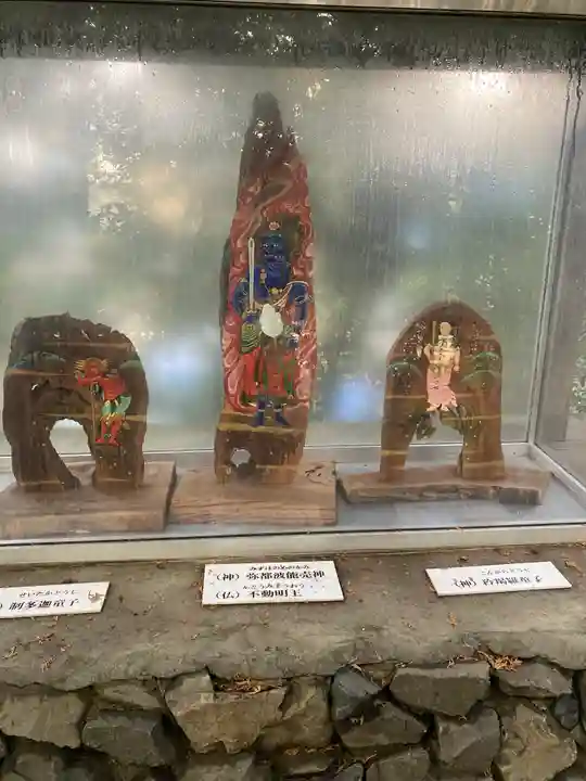 新熊野神社の仏像