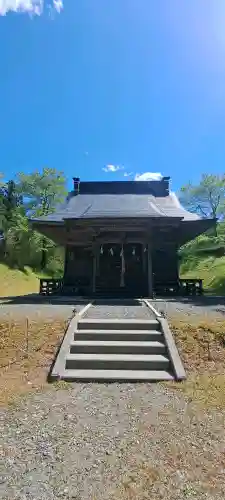 熊野神社の{uncategorized: "未分類", other: "その他", undefined: "問題あり", building: "その他建物", grave: "お墓", sacred_gate: "鳥居", guardian: "狛犬", statue: "像", buddha: "仏像", history: "歴史", nature: "自然", garden: "庭園", animal: "動物", pagoda: "塔", temizu: "手水舎", mountain_gate: "山門・神門", sanctuary: "本殿・本堂", subordinate: "末社・摂社", art: "芸術", scenery: "景色", jizo: "地蔵", ema: "絵馬", goshuin: "御朱印", omikuji: "おみくじ", items: "授与品その他", amulet: "お守り", goshuincho: "御朱印帳", eats: "食事", festival: "お祭り", votive_dance: "神楽", shichigosan: "七五三参", wedding: "結婚式", experience: "体験その他", initially: "初詣", around: "周辺", anti_infection: "感染症対策"}