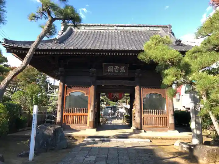 萬満寺の山門・神門