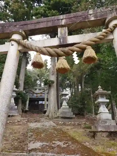 栃上神社の鳥居