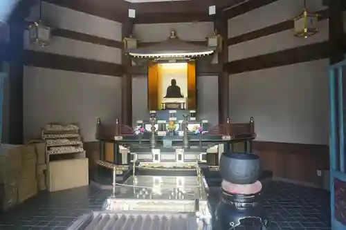 西新井大師総持寺の本殿・本堂