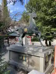 進雄神社の像
