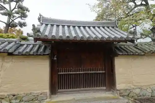 西園院の山門・神門
