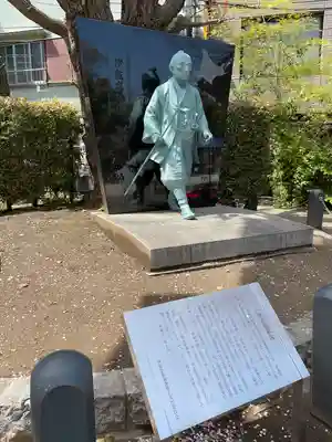 富岡八幡宮の像