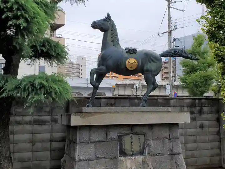 みなと八幡神社の狛犬