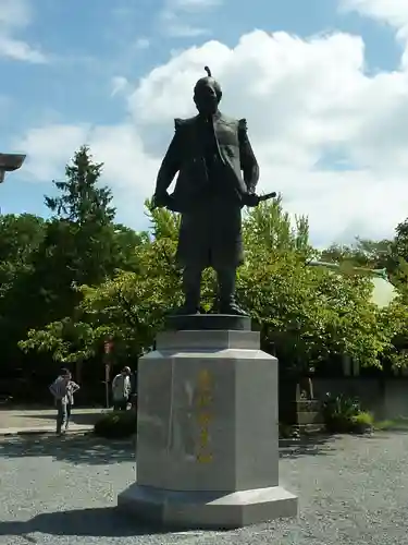 豊國神社の像