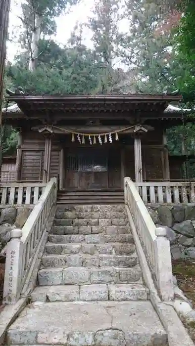 柯柄八幡神社の本殿