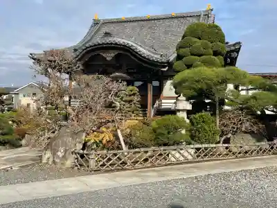 眞隆寺の{uncategorized: "未分類", other: "その他", undefined: "問題あり", building: "その他建物", grave: "お墓", sacred_gate: "鳥居", guardian: "狛犬", statue: "像", buddha: "仏像", history: "歴史", nature: "自然", garden: "庭園", animal: "動物", pagoda: "塔", temizu: "手水舎", mountain_gate: "山門・神門", sanctuary: "本殿・本堂", subordinate: "末社・摂社", art: "芸術", scenery: "景色", jizo: "地蔵", ema: "絵馬", goshuin: "御朱印", omikuji: "おみくじ", items: "授与品その他", amulet: "お守り", goshuincho: "御朱印帳", eats: "食事", festival: "お祭り", votive_dance: "神楽", shichigosan: "七五三参", wedding: "結婚式", experience: "体験その他", initially: "初詣", around: "周辺", anti_infection: "感染症対策"}