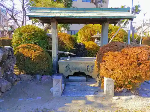 唐臼神社（唐臼町）の手水舎