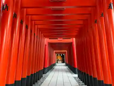 東京羽田 穴守稲荷神社の{uncategorized: "未分類", other: "その他", undefined: "問題あり", building: "その他建物", grave: "お墓", sacred_gate: "鳥居", guardian: "狛犬", statue: "像", buddha: "仏像", history: "歴史", nature: "自然", garden: "庭園", animal: "動物", pagoda: "塔", temizu: "手水舎", mountain_gate: "山門・神門", sanctuary: "本殿・本堂", subordinate: "末社・摂社", art: "芸術", scenery: "景色", jizo: "地蔵", ema: "絵馬", goshuin: "御朱印", omikuji: "おみくじ", items: "授与品その他", amulet: "お守り", goshuincho: "御朱印帳", eats: "食事", festival: "お祭り", votive_dance: "神楽", shichigosan: "七五三参", wedding: "結婚式", experience: "体験その他", initially: "初詣", around: "周辺", anti_infection: "感染症対策"}