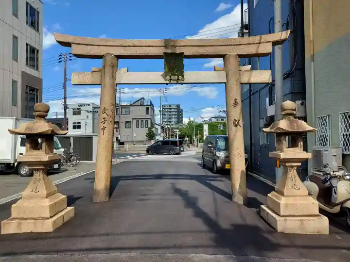 巽神社の{uncategorized: "未分類", other: "その他", undefined: "問題あり", building: "その他建物", grave: "お墓", sacred_gate: "鳥居", guardian: "狛犬", statue: "像", buddha: "仏像", history: "歴史", nature: "自然", garden: "庭園", animal: "動物", pagoda: "塔", temizu: "手水舎", mountain_gate: "山門・神門", sanctuary: "本殿・本堂", subordinate: "末社・摂社", art: "芸術", scenery: "景色", jizo: "地蔵", ema: "絵馬", goshuin: "御朱印", omikuji: "おみくじ", items: "授与品その他", amulet: "お守り", goshuincho: "御朱印帳", eats: "食事", festival: "お祭り", votive_dance: "神楽", shichigosan: "七五三参", wedding: "結婚式", experience: "体験その他", initially: "初詣", around: "周辺", anti_infection: "感染症対策"}