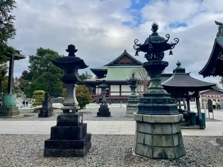 成田山釈迦堂の{uncategorized: "未分類", other: "その他", undefined: "問題あり", building: "その他建物", grave: "お墓", sacred_gate: "鳥居", guardian: "狛犬", statue: "像", buddha: "仏像", history: "歴史", nature: "自然", garden: "庭園", animal: "動物", pagoda: "塔", temizu: "手水舎", mountain_gate: "山門・神門", sanctuary: "本殿・本堂", subordinate: "末社・摂社", art: "芸術", scenery: "景色", jizo: "地蔵", ema: "絵馬", goshuin: "御朱印", omikuji: "おみくじ", items: "授与品その他", amulet: "お守り", goshuincho: "御朱印帳", eats: "食事", festival: "お祭り", votive_dance: "神楽", shichigosan: "七五三参", wedding: "結婚式", experience: "体験その他", initially: "初詣", around: "周辺", anti_infection: "感染症対策"}