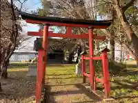稲荷神社の{uncategorized: "未分類", other: "その他", undefined: "問題あり", building: "その他建物", grave: "お墓", sacred_gate: "鳥居", guardian: "狛犬", statue: "像", buddha: "仏像", history: "歴史", nature: "自然", garden: "庭園", animal: "動物", pagoda: "塔", temizu: "手水舎", mountain_gate: "山門・神門", sanctuary: "本殿・本堂", subordinate: "末社・摂社", art: "芸術", scenery: "景色", jizo: "地蔵", ema: "絵馬", goshuin: "御朱印", omikuji: "おみくじ", items: "授与品その他", amulet: "お守り", goshuincho: "御朱印帳", eats: "食事", festival: "お祭り", votive_dance: "神楽", shichigosan: "七五三参", wedding: "結婚式", experience: "体験その他", initially: "初詣", around: "周辺", anti_infection: "感染症対策"}