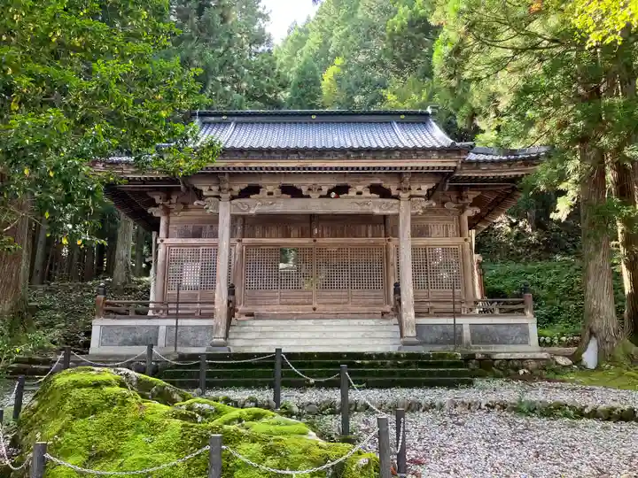 鳩谷八幡神社の本殿・本堂