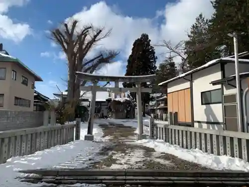 三ツ石神社の鳥居