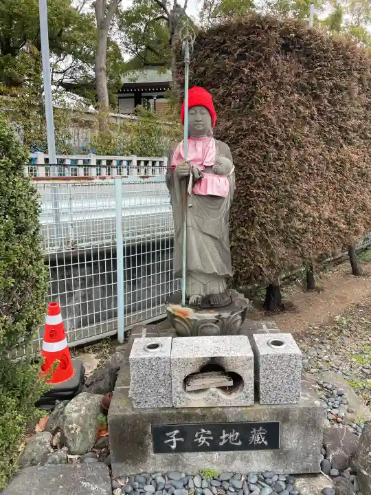 興全寺の{uncategorized: "未分類", other: "その他", undefined: "問題あり", building: "その他建物", grave: "お墓", sacred_gate: "鳥居", guardian: "狛犬", statue: "像", buddha: "仏像", history: "歴史", nature: "自然", garden: "庭園", animal: "動物", pagoda: "塔", temizu: "手水舎", mountain_gate: "山門・神門", sanctuary: "本殿・本堂", subordinate: "末社・摂社", art: "芸術", scenery: "景色", jizo: "地蔵", ema: "絵馬", goshuin: "御朱印", omikuji: "おみくじ", items: "授与品その他", amulet: "お守り", goshuincho: "御朱印帳", eats: "食事", festival: "お祭り", votive_dance: "神楽", shichigosan: "七五三参", wedding: "結婚式", experience: "体験その他", initially: "初詣", around: "周辺", anti_infection: "感染症対策"}