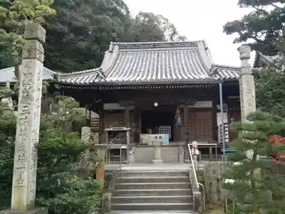 甲山寺の本殿・本堂