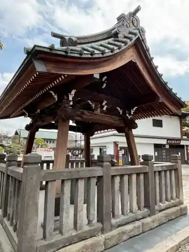 西新井大師総持寺の{uncategorized: "未分類", other: "その他", undefined: "問題あり", building: "その他建物", grave: "お墓", sacred_gate: "鳥居", guardian: "狛犬", statue: "像", buddha: "仏像", history: "歴史", nature: "自然", garden: "庭園", animal: "動物", pagoda: "塔", temizu: "手水舎", mountain_gate: "山門・神門", sanctuary: "本殿・本堂", subordinate: "末社・摂社", art: "芸術", scenery: "景色", jizo: "地蔵", ema: "絵馬", goshuin: "御朱印", omikuji: "おみくじ", items: "授与品その他", amulet: "お守り", goshuincho: "御朱印帳", eats: "食事", festival: "お祭り", votive_dance: "神楽", shichigosan: "七五三参", wedding: "結婚式", experience: "体験その他", initially: "初詣", around: "周辺", anti_infection: "感染症対策"}