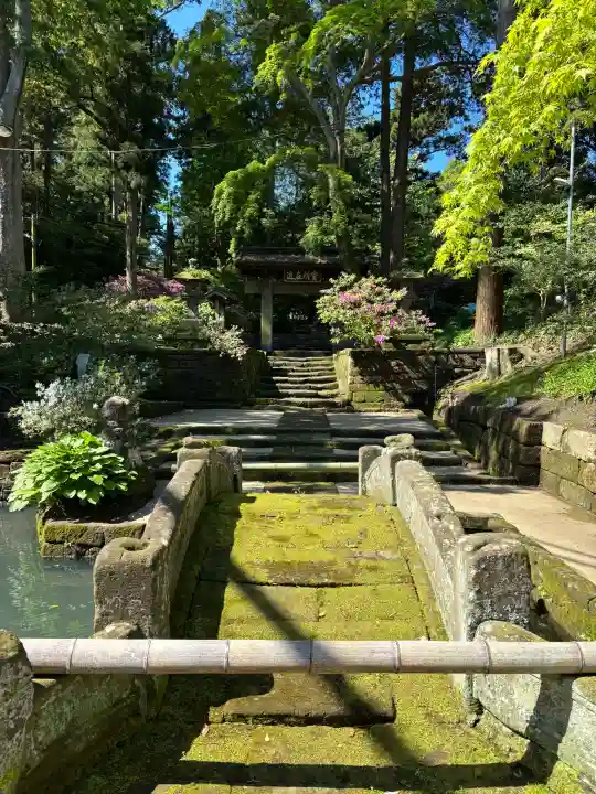 浄智寺の{uncategorized: "未分類", other: "その他", undefined: "問題あり", building: "その他建物", grave: "お墓", sacred_gate: "鳥居", guardian: "狛犬", statue: "像", buddha: "仏像", history: "歴史", nature: "自然", garden: "庭園", animal: "動物", pagoda: "塔", temizu: "手水舎", mountain_gate: "山門・神門", sanctuary: "本殿・本堂", subordinate: "末社・摂社", art: "芸術", scenery: "景色", jizo: "地蔵", ema: "絵馬", goshuin: "御朱印", omikuji: "おみくじ", items: "授与品その他", amulet: "お守り", goshuincho: "御朱印帳", eats: "食事", festival: "お祭り", votive_dance: "神楽", shichigosan: "七五三参", wedding: "結婚式", experience: "体験その他", initially: "初詣", around: "周辺", anti_infection: "感染症対策"}