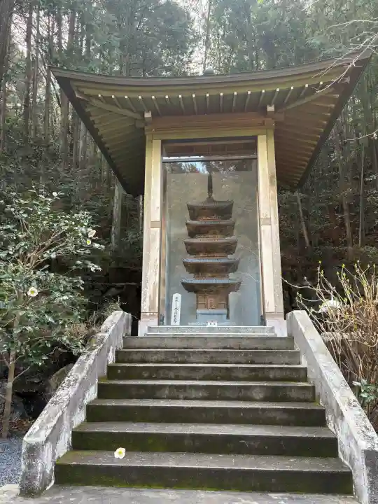 猿田彦三河神社の{uncategorized: "未分類", other: "その他", undefined: "問題あり", building: "その他建物", grave: "お墓", sacred_gate: "鳥居", guardian: "狛犬", statue: "像", buddha: "仏像", history: "歴史", nature: "自然", garden: "庭園", animal: "動物", pagoda: "塔", temizu: "手水舎", mountain_gate: "山門・神門", sanctuary: "本殿・本堂", subordinate: "末社・摂社", art: "芸術", scenery: "景色", jizo: "地蔵", ema: "絵馬", goshuin: "御朱印", omikuji: "おみくじ", items: "授与品その他", amulet: "お守り", goshuincho: "御朱印帳", eats: "食事", festival: "お祭り", votive_dance: "神楽", shichigosan: "七五三参", wedding: "結婚式", experience: "体験その他", initially: "初詣", around: "周辺", anti_infection: "感染症対策"}