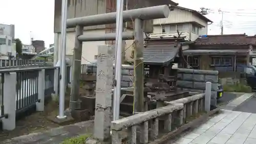 伊奈神社の鳥居