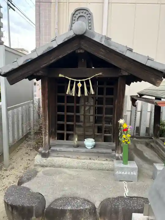 秋葉神社(地蔵大菩薩)の{uncategorized: "未分類", other: "その他", undefined: "問題あり", building: "その他建物", grave: "お墓", sacred_gate: "鳥居", guardian: "狛犬", statue: "像", buddha: "仏像", history: "歴史", nature: "自然", garden: "庭園", animal: "動物", pagoda: "塔", temizu: "手水舎", mountain_gate: "山門・神門", sanctuary: "本殿・本堂", subordinate: "末社・摂社", art: "芸術", scenery: "景色", jizo: "地蔵", ema: "絵馬", goshuin: "御朱印", omikuji: "おみくじ", items: "授与品その他", amulet: "お守り", goshuincho: "御朱印帳", eats: "食事", festival: "お祭り", votive_dance: "神楽", shichigosan: "七五三参", wedding: "結婚式", experience: "体験その他", initially: "初詣", around: "周辺", anti_infection: "感染症対策"}