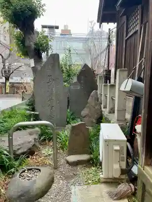 目黒馬頭観音（目黒銀座観音）の{uncategorized: "未分類", other: "その他", undefined: "問題あり", building: "その他建物", grave: "お墓", sacred_gate: "鳥居", guardian: "狛犬", statue: "像", buddha: "仏像", history: "歴史", nature: "自然", garden: "庭園", animal: "動物", pagoda: "塔", temizu: "手水舎", mountain_gate: "山門・神門", sanctuary: "本殿・本堂", subordinate: "末社・摂社", art: "芸術", scenery: "景色", jizo: "地蔵", ema: "絵馬", goshuin: "御朱印", omikuji: "おみくじ", items: "授与品その他", amulet: "お守り", goshuincho: "御朱印帳", eats: "食事", festival: "お祭り", votive_dance: "神楽", shichigosan: "七五三参", wedding: "結婚式", experience: "体験その他", initially: "初詣", around: "周辺", anti_infection: "感染症対策"}