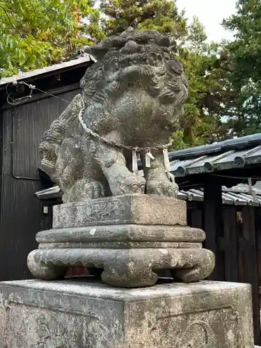 伊豆神社の狛犬