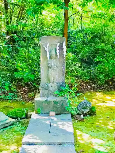 成田熊野神社の仏像