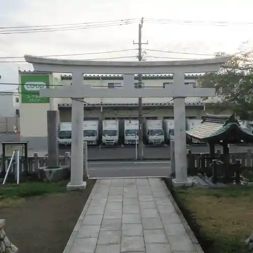 諏訪神社の鳥居