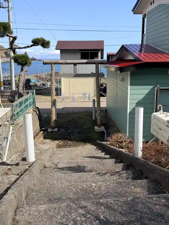 小谷石神社の{uncategorized: "未分類", other: "その他", undefined: "問題あり", building: "その他建物", grave: "お墓", sacred_gate: "鳥居", guardian: "狛犬", statue: "像", buddha: "仏像", history: "歴史", nature: "自然", garden: "庭園", animal: "動物", pagoda: "塔", temizu: "手水舎", mountain_gate: "山門・神門", sanctuary: "本殿・本堂", subordinate: "末社・摂社", art: "芸術", scenery: "景色", jizo: "地蔵", ema: "絵馬", goshuin: "御朱印", omikuji: "おみくじ", items: "授与品その他", amulet: "お守り", goshuincho: "御朱印帳", eats: "食事", festival: "お祭り", votive_dance: "神楽", shichigosan: "七五三参", wedding: "結婚式", experience: "体験その他", initially: "初詣", around: "周辺", anti_infection: "感染症対策"}