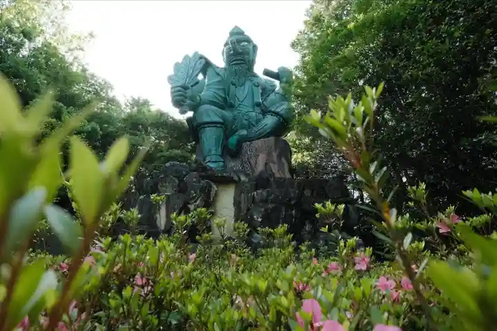 古井の天狗山の像