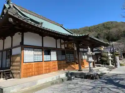 明鏡山龍雲寺の本殿・本堂