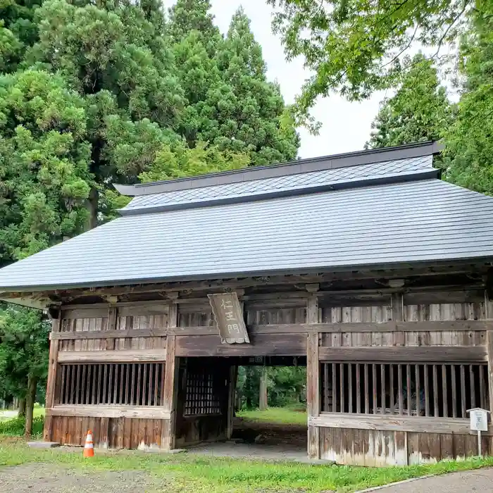 慧日寺の山門