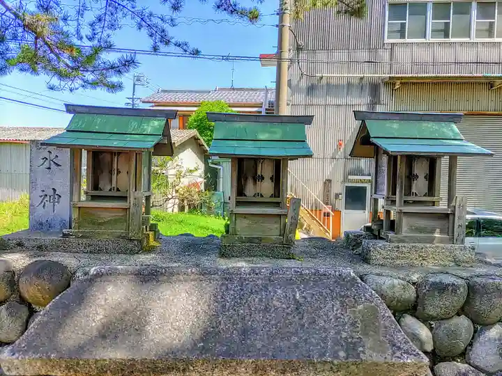 神明社(曽本神明社)の末社・摂社