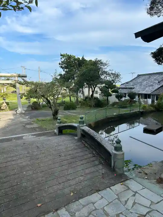 豊間諏訪神社の庭園