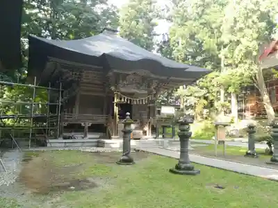 蜂子神社の本殿・本堂