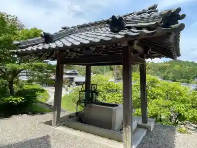 日枝神社 (甲南町稗谷)の{uncategorized: "未分類", other: "その他", undefined: "問題あり", building: "その他建物", grave: "お墓", sacred_gate: "鳥居", guardian: "狛犬", statue: "像", buddha: "仏像", history: "歴史", nature: "自然", garden: "庭園", animal: "動物", pagoda: "塔", temizu: "手水舎", mountain_gate: "山門・神門", sanctuary: "本殿・本堂", subordinate: "末社・摂社", art: "芸術", scenery: "景色", jizo: "地蔵", ema: "絵馬", goshuin: "御朱印", omikuji: "おみくじ", items: "授与品その他", amulet: "お守り", goshuincho: "御朱印帳", eats: "食事", festival: "お祭り", votive_dance: "神楽", shichigosan: "七五三参", wedding: "結婚式", experience: "体験その他", initially: "初詣", around: "周辺", anti_infection: "感染症対策"}