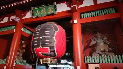 浅草寺の山門・神門