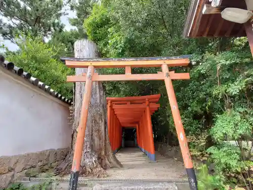 森・深江・青木 総氏神　稲荷神社の末社・摂社