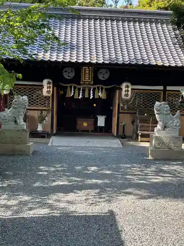 御殿山神社の本殿