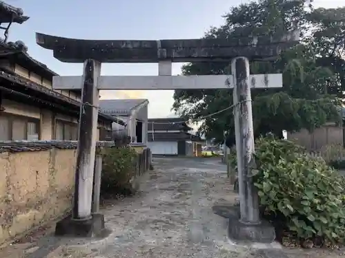 於神社の鳥居