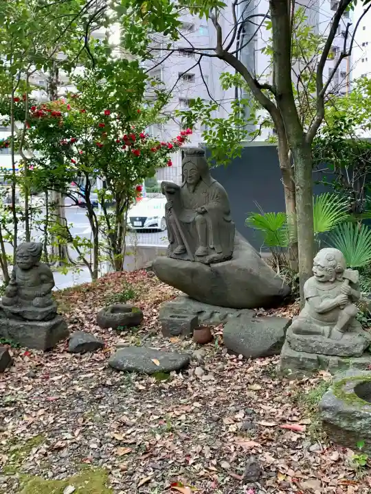 蠣崎神社の{uncategorized: "未分類", other: "その他", undefined: "問題あり", building: "その他建物", grave: "お墓", sacred_gate: "鳥居", guardian: "狛犬", statue: "像", buddha: "仏像", history: "歴史", nature: "自然", garden: "庭園", animal: "動物", pagoda: "塔", temizu: "手水舎", mountain_gate: "山門・神門", sanctuary: "本殿・本堂", subordinate: "末社・摂社", art: "芸術", scenery: "景色", jizo: "地蔵", ema: "絵馬", goshuin: "御朱印", omikuji: "おみくじ", items: "授与品その他", amulet: "お守り", goshuincho: "御朱印帳", eats: "食事", festival: "お祭り", votive_dance: "神楽", shichigosan: "七五三参", wedding: "結婚式", experience: "体験その他", initially: "初詣", around: "周辺", anti_infection: "感染症対策"}